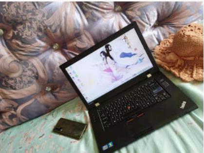 非诚勿扰 急卖一年高端笔记本电脑一台!  因为换了工作 现在笔记本不用 低价转售